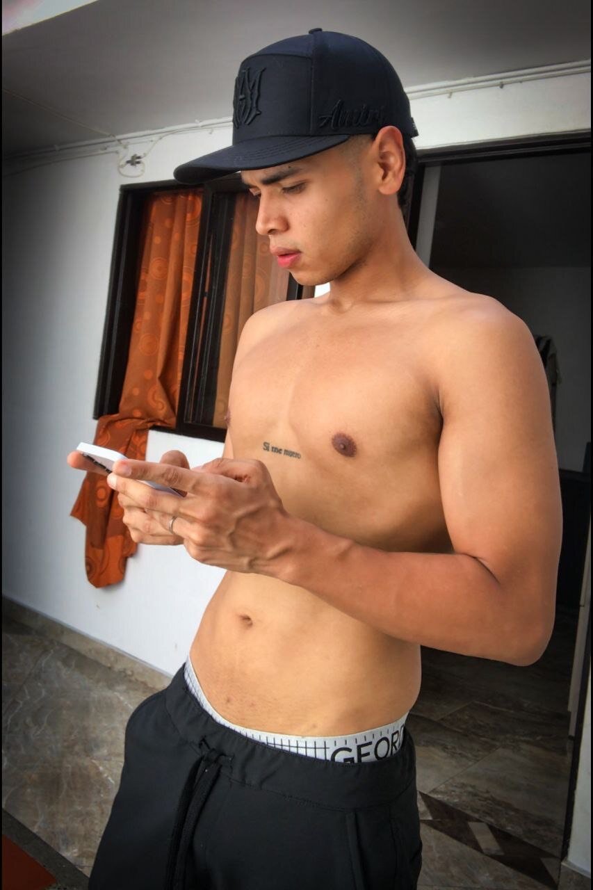 Alejandroo_Montenegro Populært foto 6126