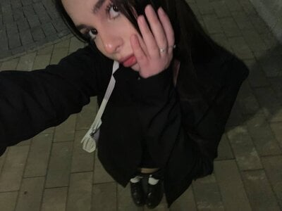 LauraHansil 🌈 Cute Chaos 🎀 Pic