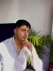 jaiden_thoner Hey Guyssss 🖤  3. fénykép