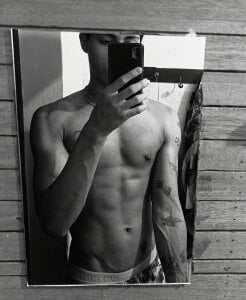 Lyonjared0 MY BODY Kuva