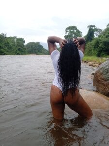 In the river od Karen-hotx  7 snímek