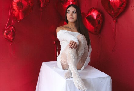 LucyJackson St. Valentine 圖片 2