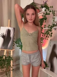 JulieLupo sweet for you Pic 4