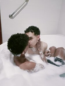 Suckdream1 a night immersed in steam, skin and desire😌💦 Fotka 2