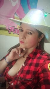 Samanta_SS Cowgirl Pic