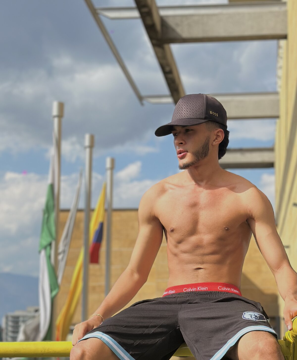 Tylerffoxx 님의 트렌드 중인 사진  2541개