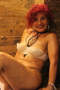 Dalila_Najjar_ SEXY OLDER GIRL Pic 5