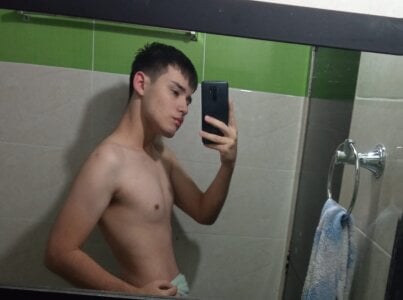aiden_dwayne my body Pic 2