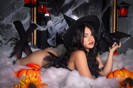 kendalFox_ HAPPY HALLOWEN😈🎈 Pic