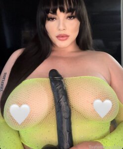 Tastemylipgloss Public Pic 2