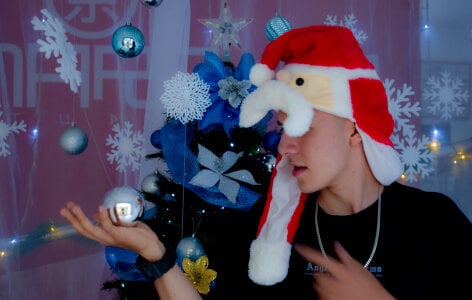 Aleck_Boy Merry christmas 2025 Pic 4