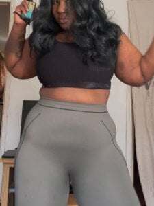 Curvy-Sashia Public Pic 4