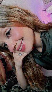 Brianna_Bondd 🌹 "Temptation in Focus" Pic 3