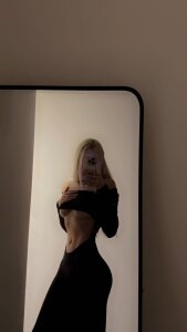 kourtney_carter Just me 💁🏼‍♀️ Pic 3