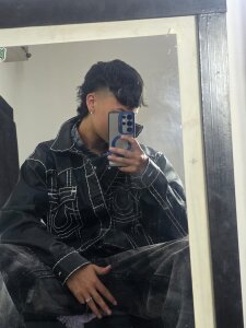 Alejo_Desire My favorite color without a doubt 🖤 Foto