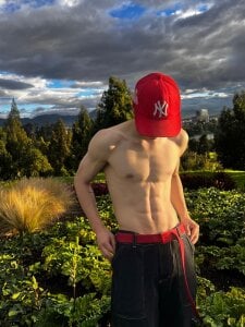 ThiagoFerrero_Hot Public Pic 6