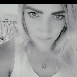 RoxyBlume Public Pic