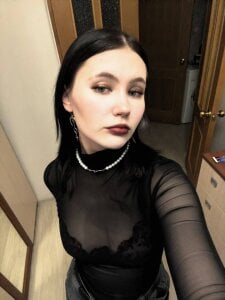 KristynWoliver Public รูป  2