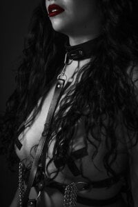 Laura_Castroo_ LET'S PLAY Pic 3