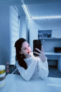 LornaBuffkin I'm sitting here in blue Pic