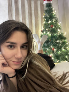 NilaBartkus Prep for Christmas🎄❄️ Pic 2