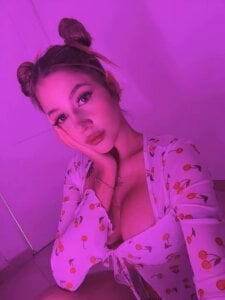 Bella_Bauerr2の🍒🍒の 3枚の写真