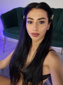 TiaCyrrus Public Foto