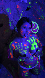 Emily_F_W PAINT HOT Pic