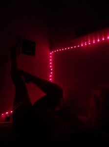 ValentinaSmith03 photos with sensual red background Foto 3