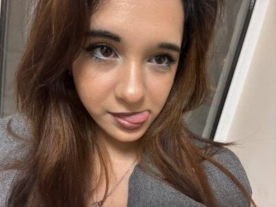 GrayceVavra Public slika 3