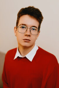 Teddy_Parkers I guess red looks nice on me Pic