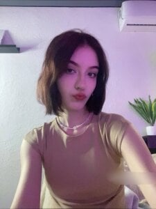 BelindaParbs gray t-shirt Pic 2