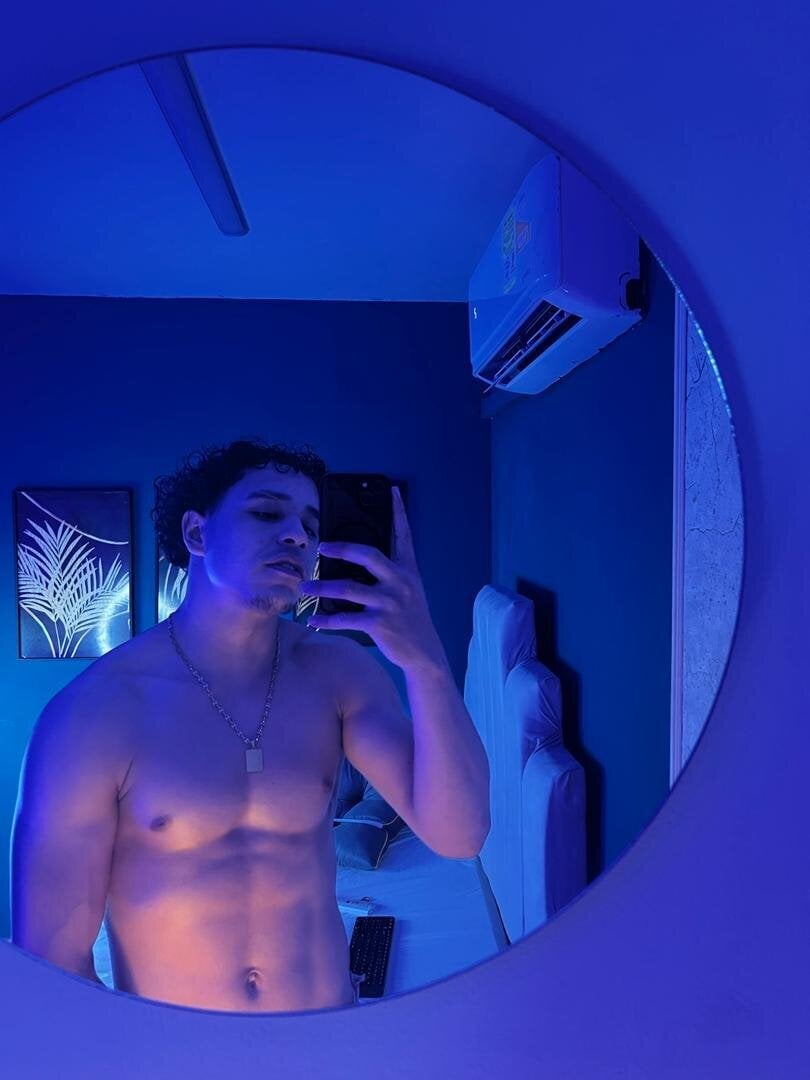 Adrian_Volt 热门图片 9007