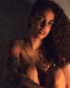 Sally_Diazz Public Pic 4