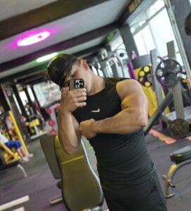 Yo de padrinito_69  4 photos