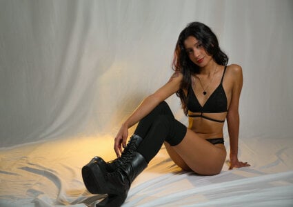 Annie__Katie Hello Pic 7