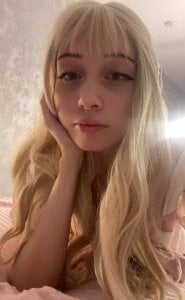 pinky_p1e Public Pic 2