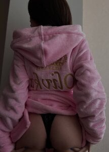 mc-Olivia Public Photo 7