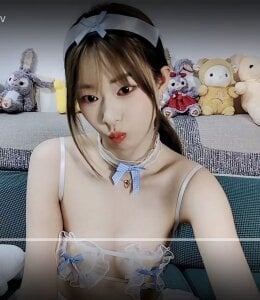 XiaoQing_1811 Public Pic 2