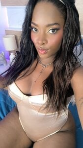 Too hot to scroll… 🔥 od KAROL-SCOTT  snímek