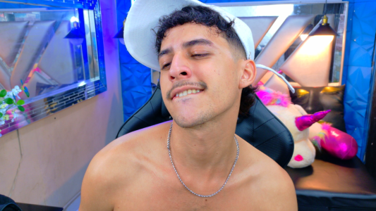 Today I was with a cap hehe 🧢 de Alan_Del_Reyx  3 photos