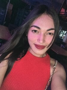 Creamycum_celinexx in red Pic 2