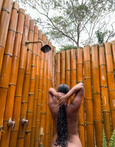 AlanaMuller_ Public Pic 7