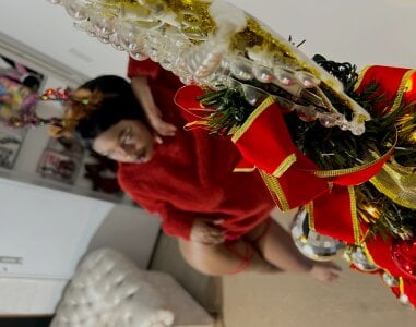 CrystalBrooke3x Merry Christmas 💖 2025💖 Pic 4