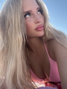 TanaLiza Alena on beach Pic 2