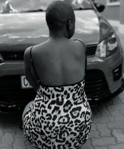 MzandihottiePublic图片 4