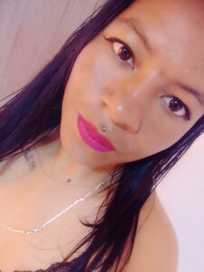 Isis_Casas Public Pic 2