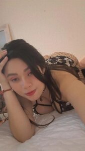 SaraHarrlow Selfie! Pic 4