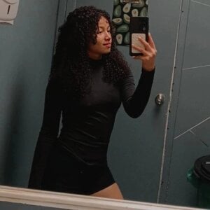 xyra_veln_s Public Hình