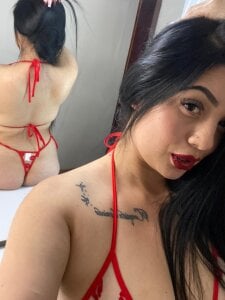 Luna_Scarllet red is one of my favorite colors.. Pic 5